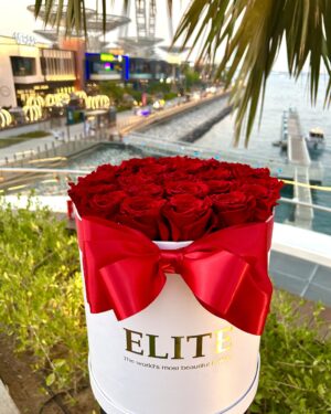 Grand Red Forever Rose Hatbox