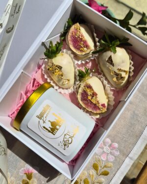 Candle & Chocolate-Dipped Strawberry Box