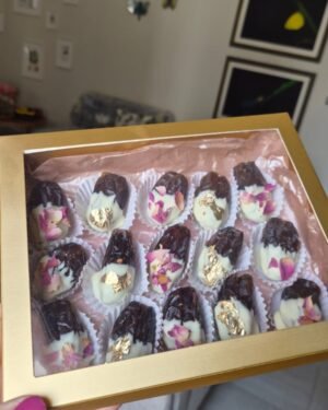 Chocolate-Dipped Medjool Date Box